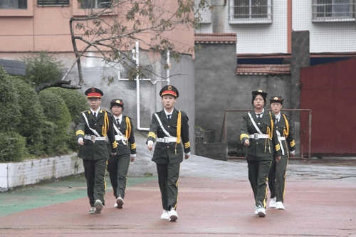 青少年|恩阳区茶坝中学开展国防教育暨征兵宣传活动