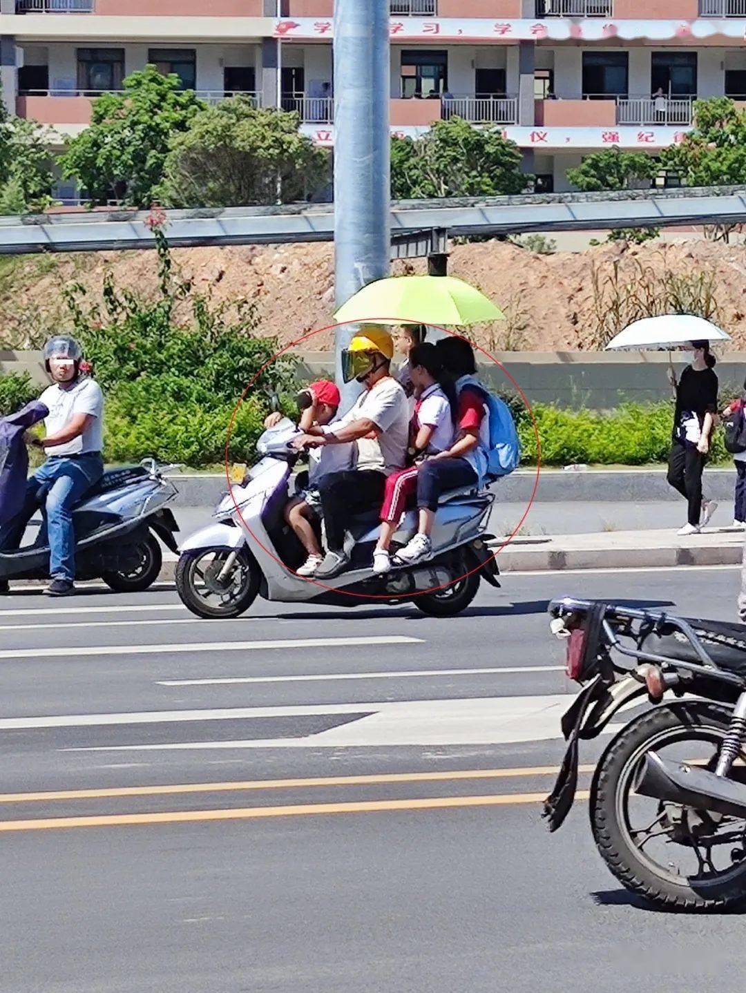 【创文明城市】曝光:摩托车,电动自行车违法行为