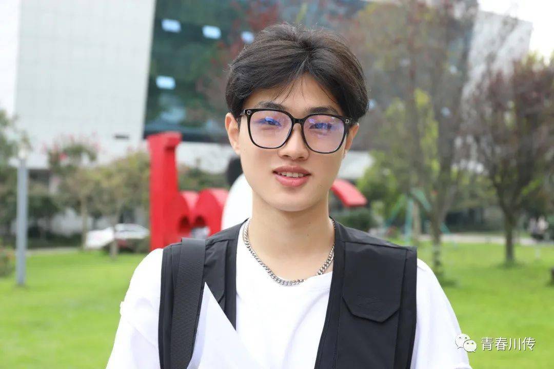 在这里,读懂川传】编辑:大尧视频:大型节目中心影视制作部图片:赵陆阳