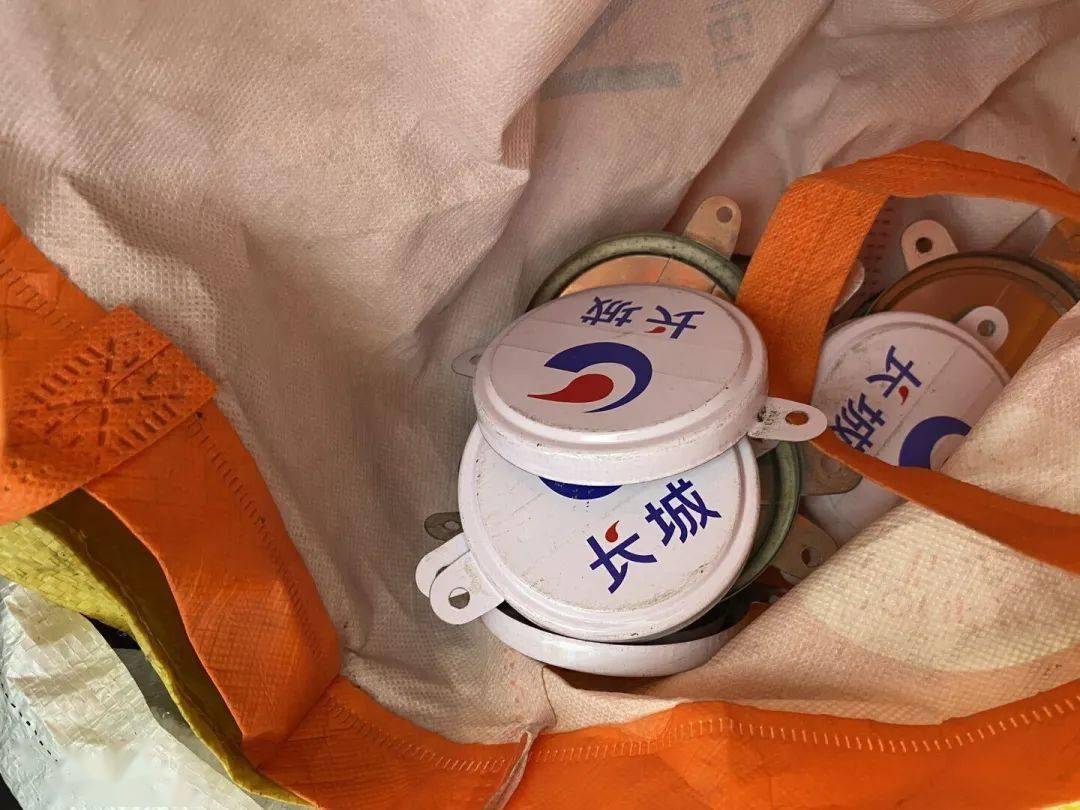 警方查获假冒美孚嘉实多壳牌长城等大牌润滑
