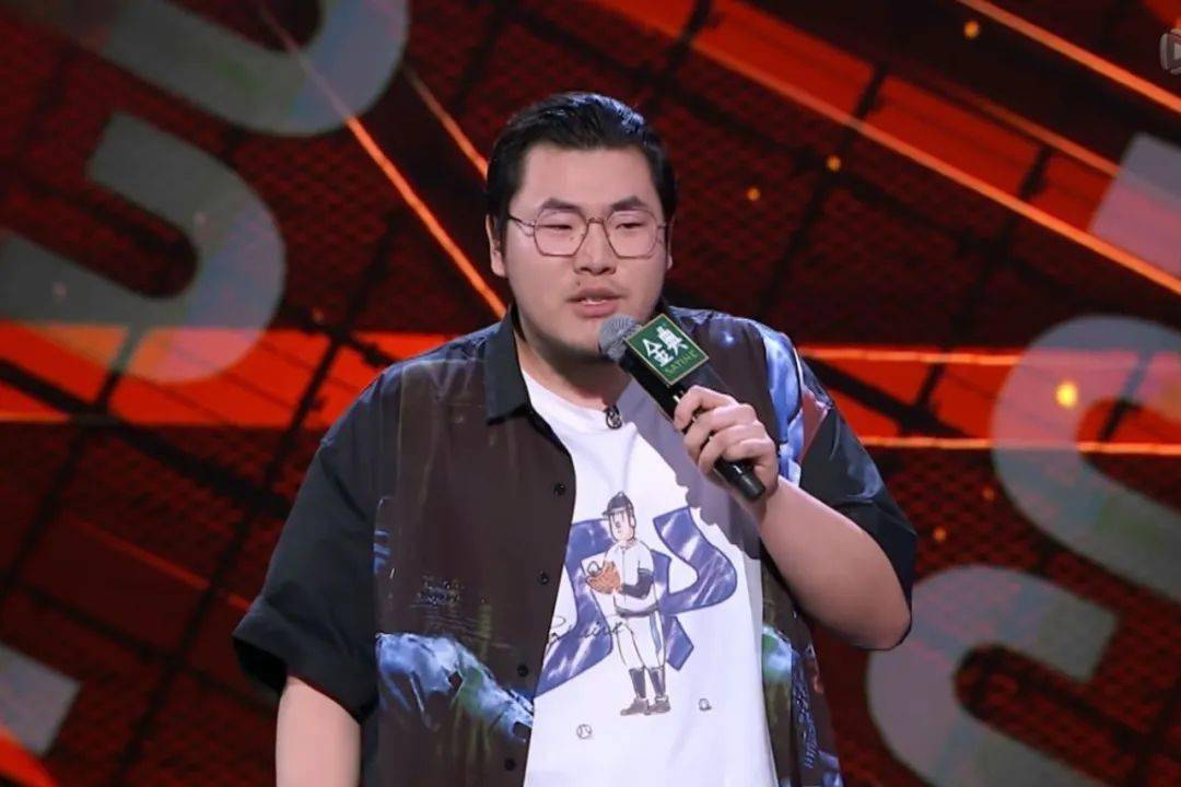 脱口秀大会这位新人一句一个爆梗几乎与庞博战平