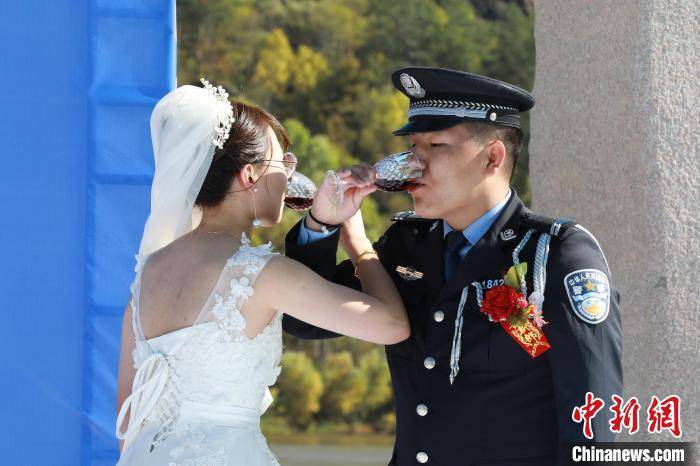 警礼服结婚图片