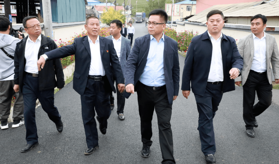 抚松县委书记曾钒胜到万良镇新屯子镇兴隆乡调研