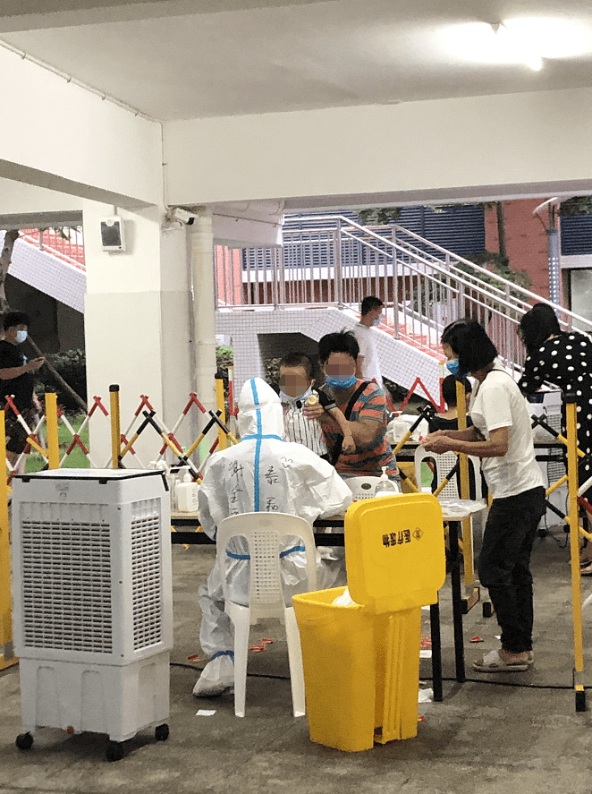 厦门网友做核酸检测时嘴唇碰到医务人员手套有没有感染风险关于核酸