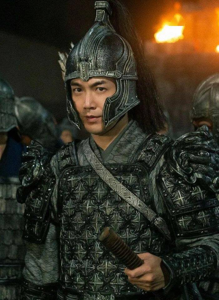 张智尧也是个自律敬业的人,46岁的年纪,36岁的脸.