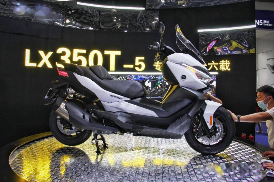 無極250rr350ac525r集體亮相重慶摩展價格19980元起