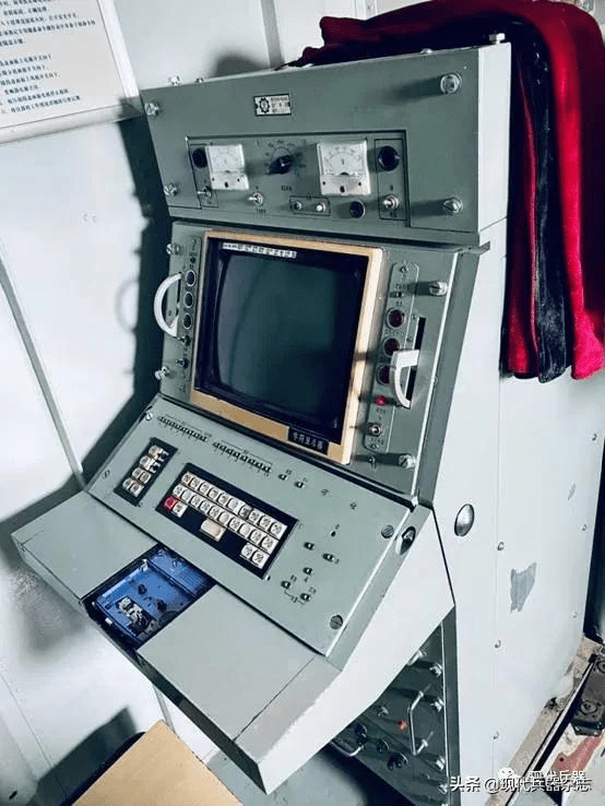 037ig"红星"级导弹护卫艇入役30周年纪念(二):细看752余庆艇的内部