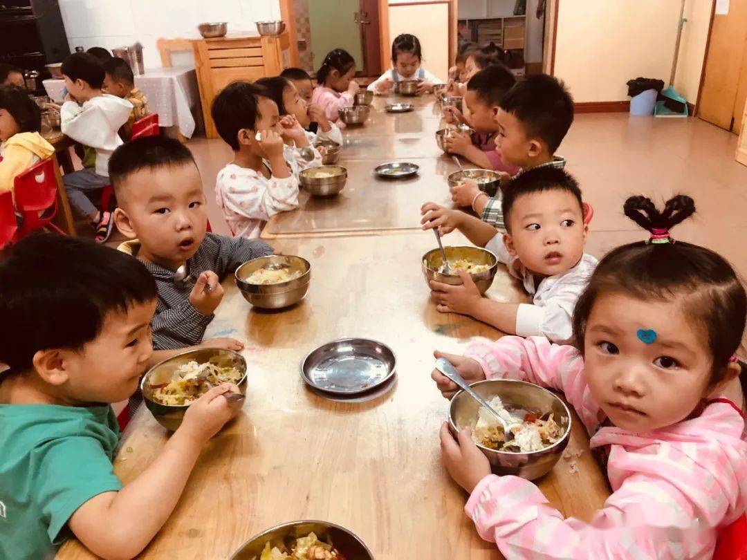 活动|镇安县幼儿园开展小班幼儿开学活动