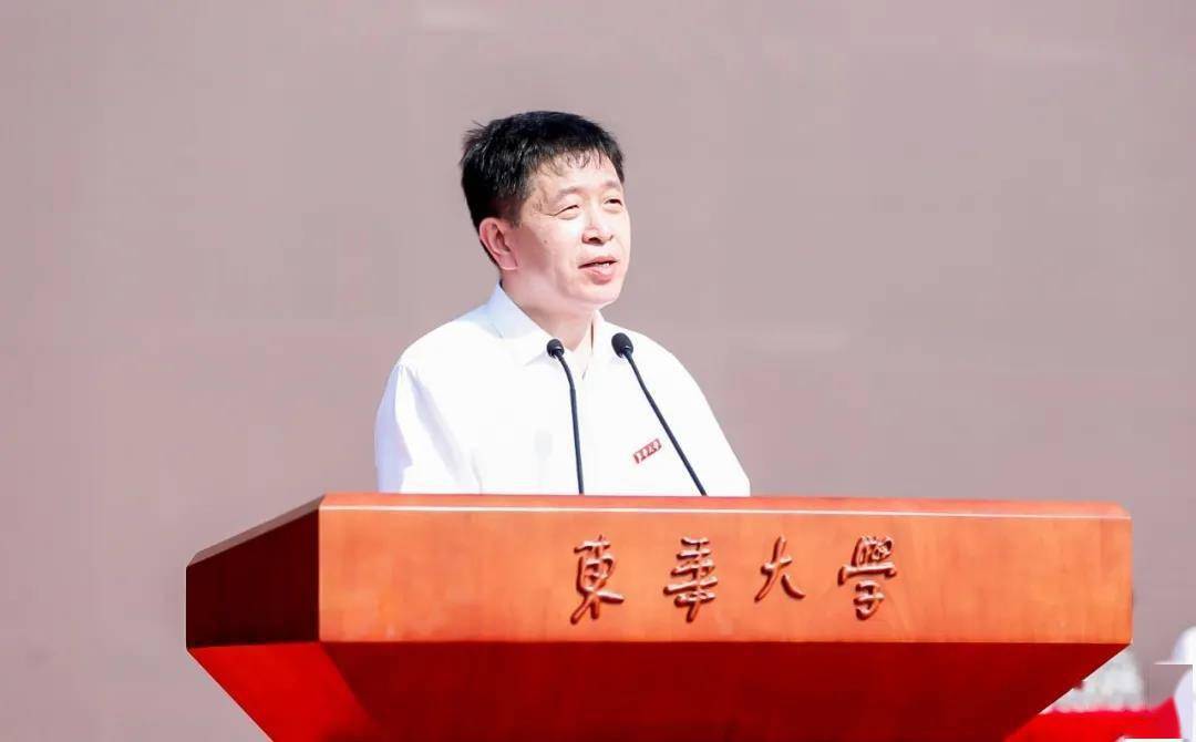 东华大学校长俞建勇院士从解决布票时代穿衣难到航天时代材料难题希望