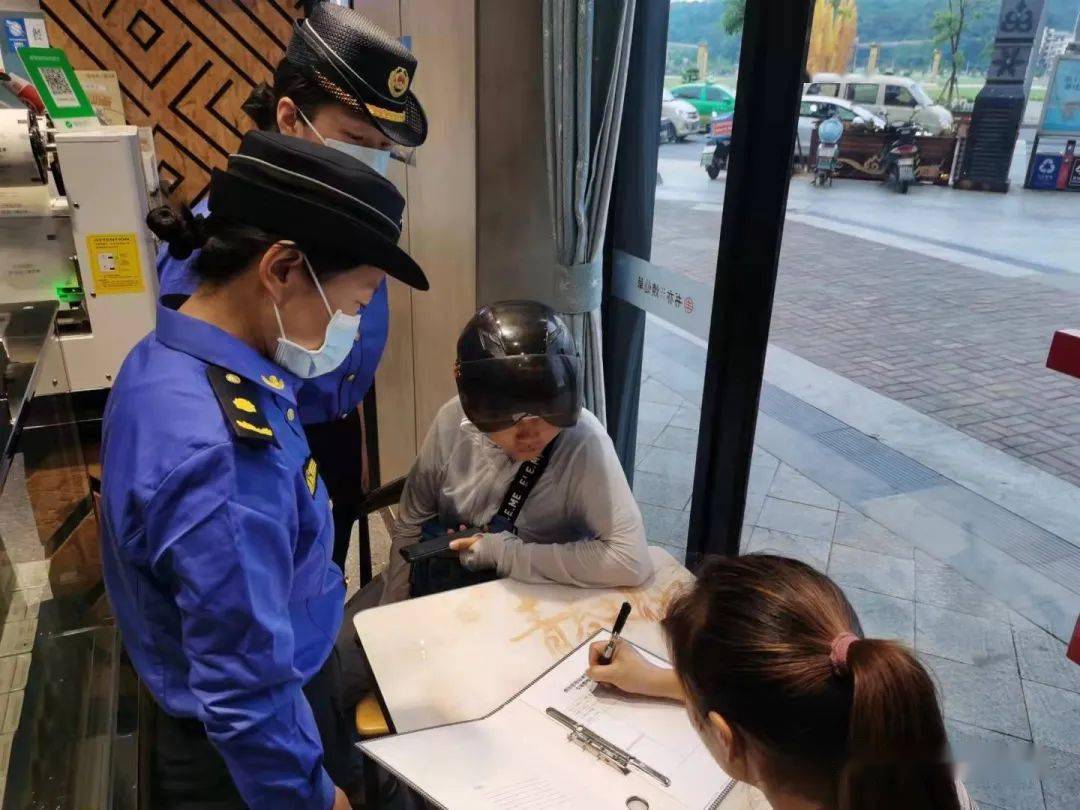 湾里区:女子城管队走上街头,公开征集城市管理"金点子"