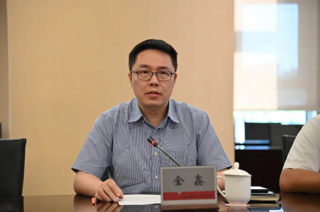 招商局局长金鑫介绍了该局工作中的廉政风险点以及相关防范机制建设