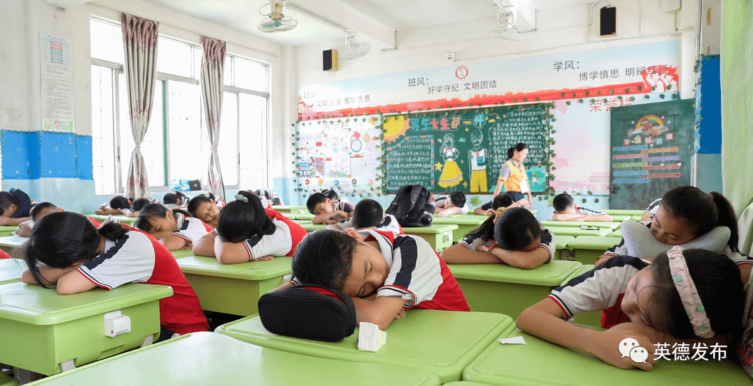 怎么介绍学校的情况 18dffa18f11640029a765a89be76bc3b.png