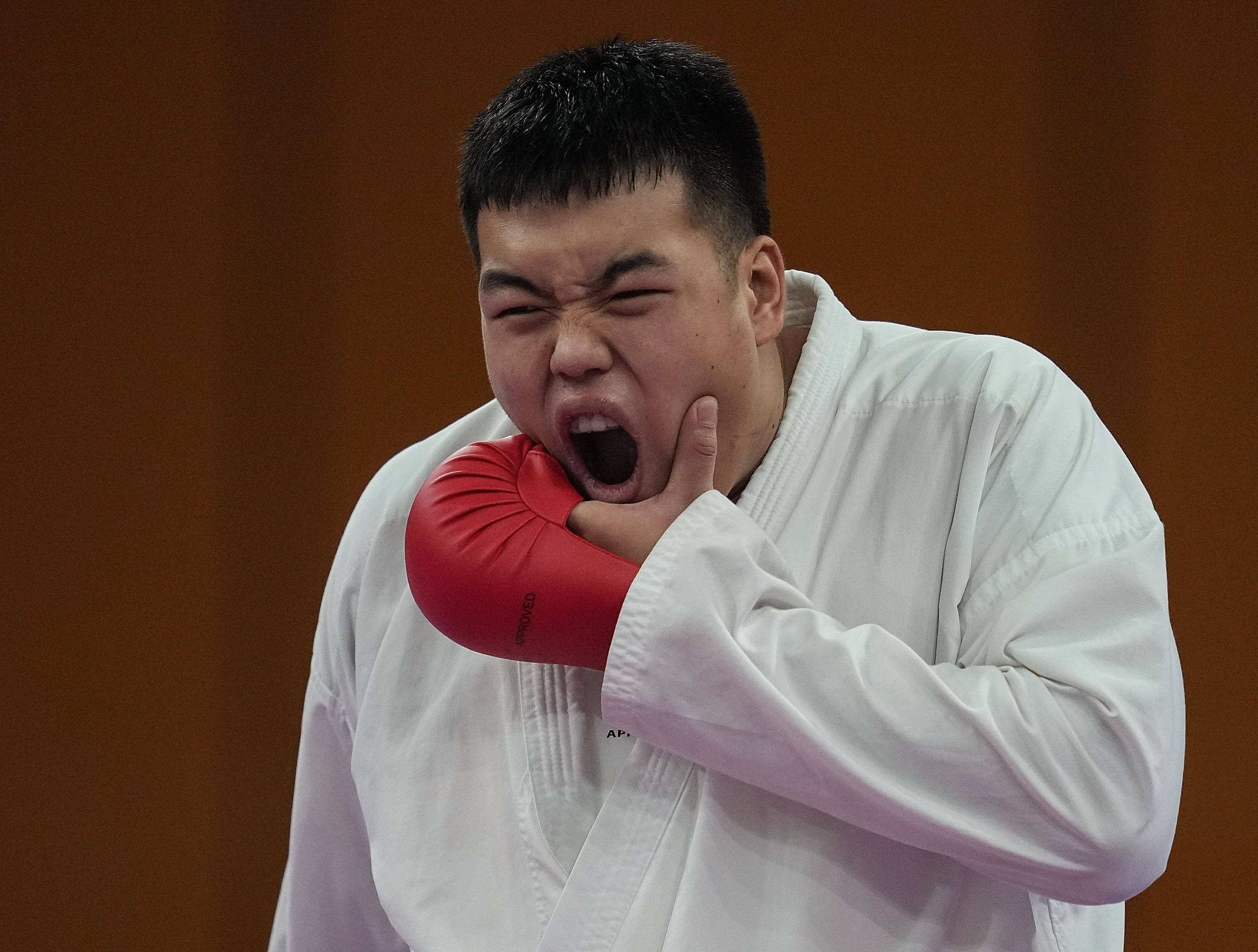 空手道男子75公斤以上级决赛刘帅夺冠