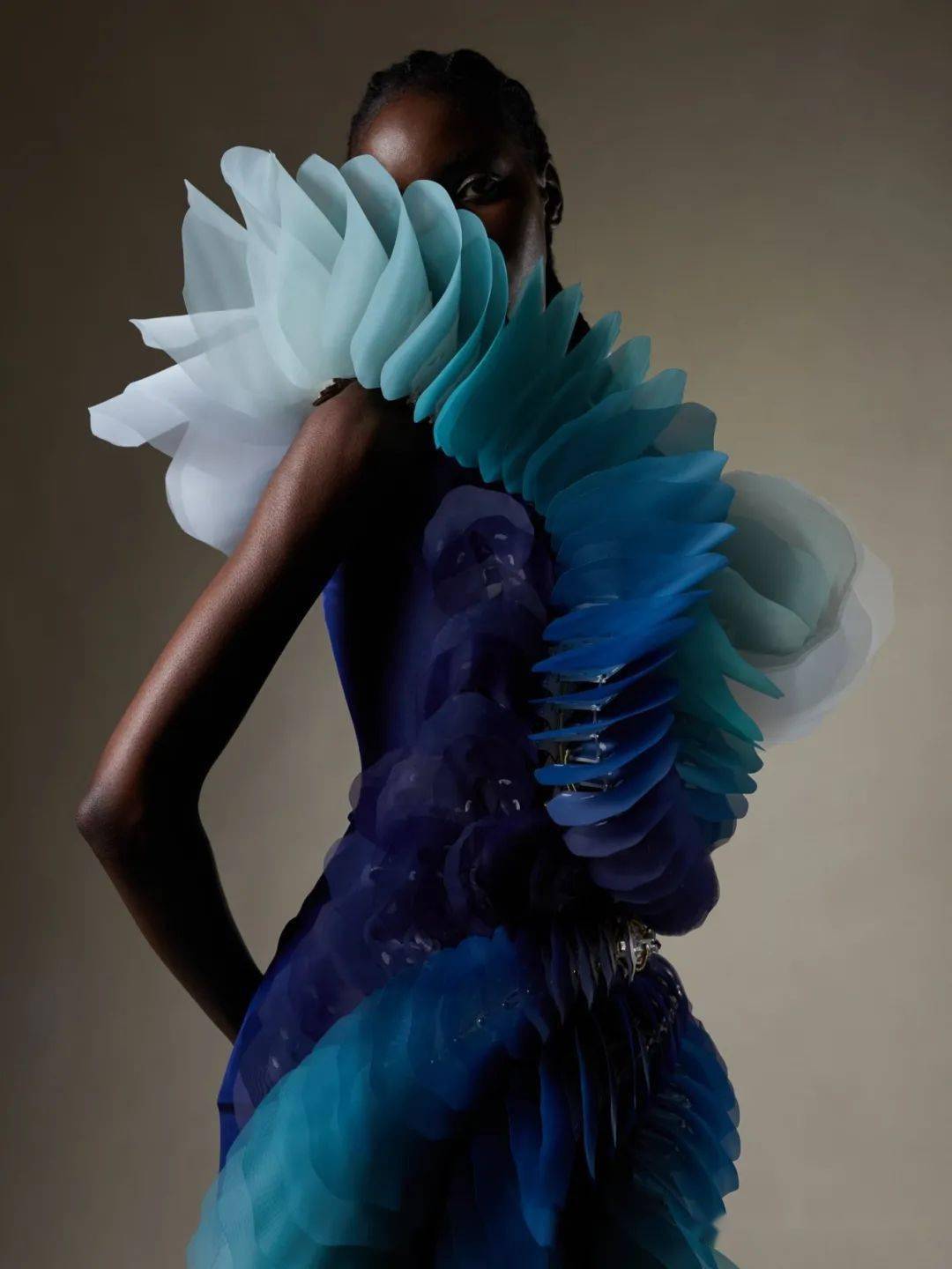 van|“外星生物”、行走的3D打印，未来服装长什么样？