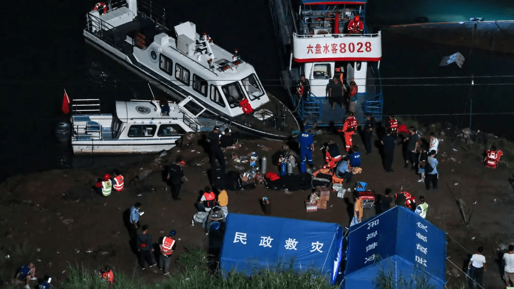 贵州一客船侧翻,已致10人遇难5人失联,乘客主要为学生_事故