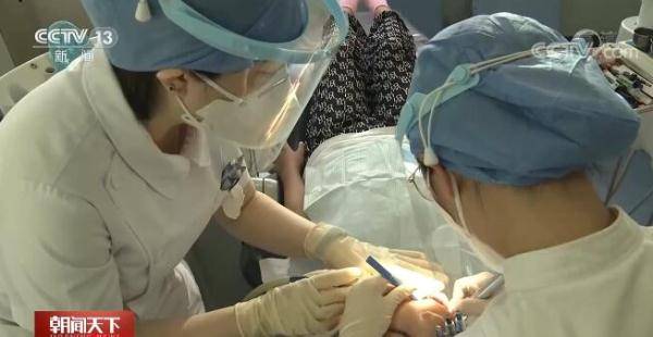 牙齿|【全国爱牙日】好的刷牙习惯要从小培养 良好的口腔卫生可有效预防乳牙龋齿