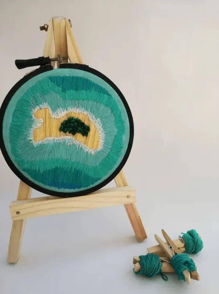 她在地球上做刺绣?用手工艺还原航拍风景,简直美翻了!