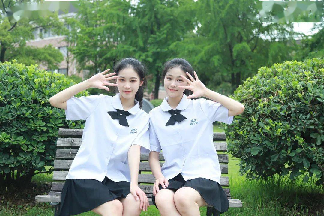 这对双胞胎姐妹花,今年双双被全省唯一的越剧本科录取_陈佳贤