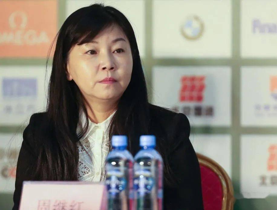 周继红:中国第一个跳水奥运冠军,铁腕带队,黑料太多_田秉毅