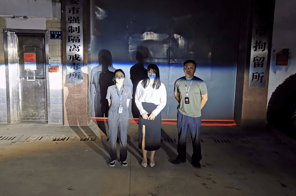 女子在合肥一酒店内被擒!