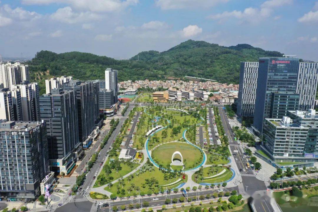 南沙绿轴公园悠方广场,档案馆,南沙区府,中铁建环球中心的连接着04