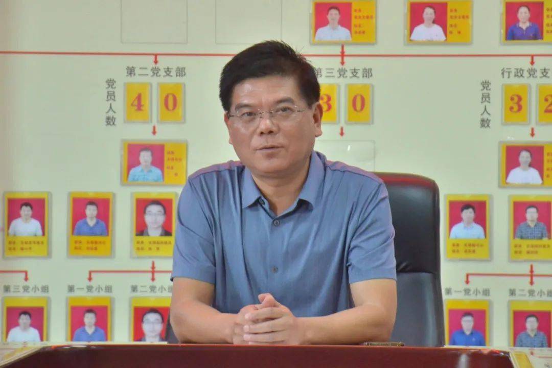 高安二中举行2021年新老教师结队拜师仪式!亦师亦友,共同成长!