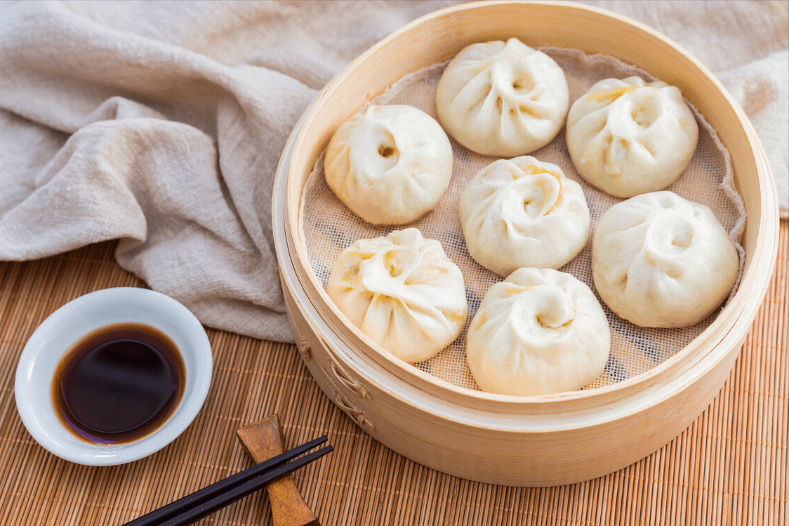 比起外面卖的小笼包,灌汤包,我还是喜欢自己在家蒸的大包子,吃一口