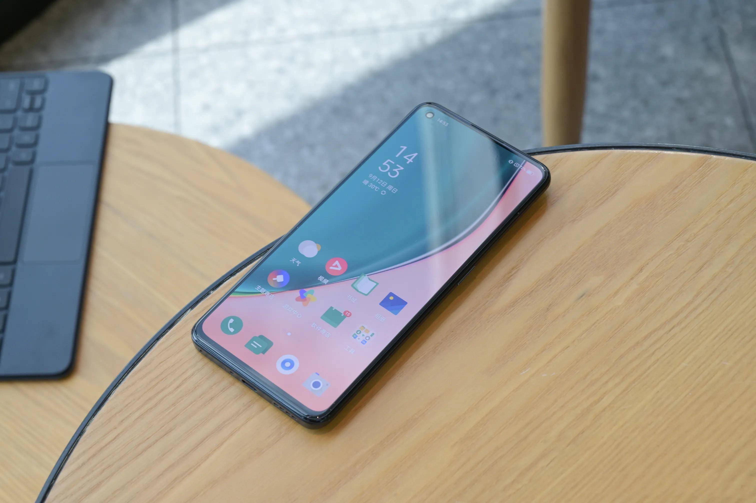 5000mah骁龙8708128g也仅2399真我gtneo极具性价比