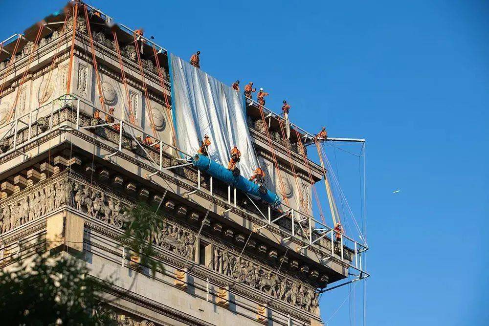 艺术花1个亿把凯旋门包起来，到底作什么“妖”？