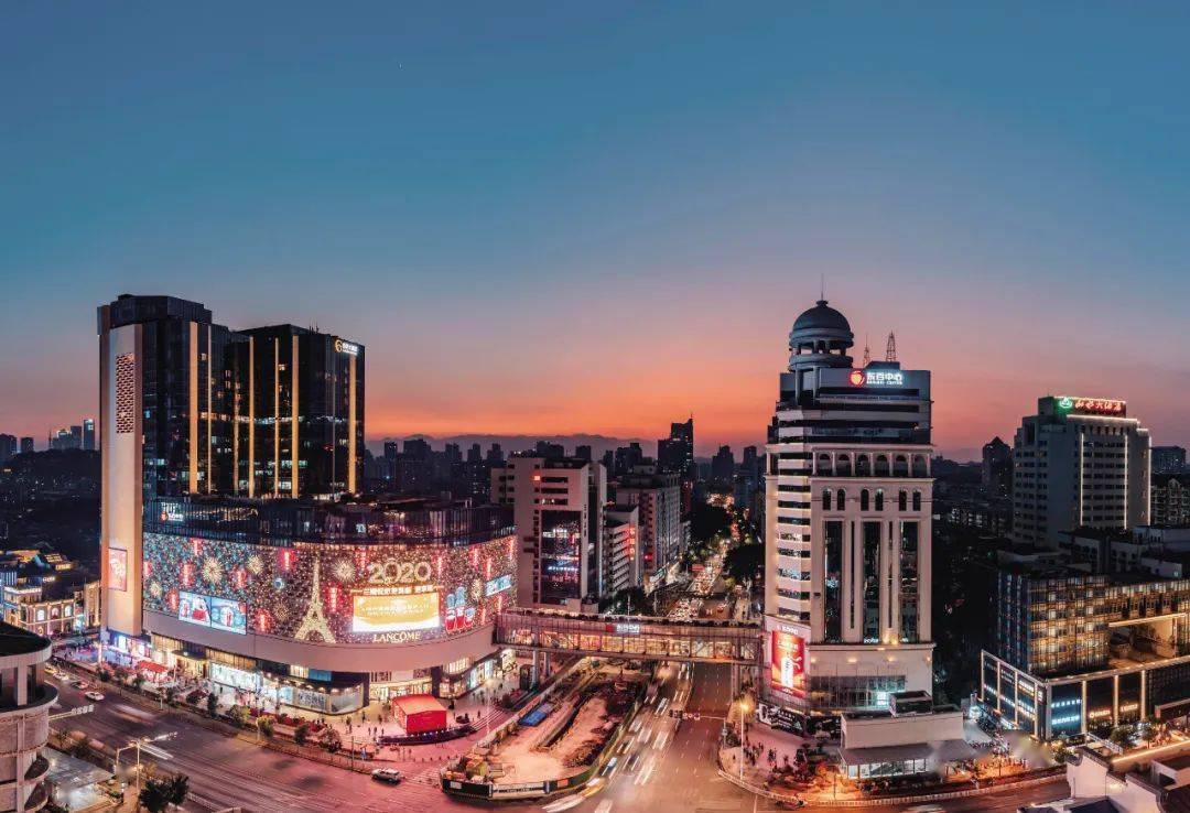 而福州的超级百货就是东百中心"