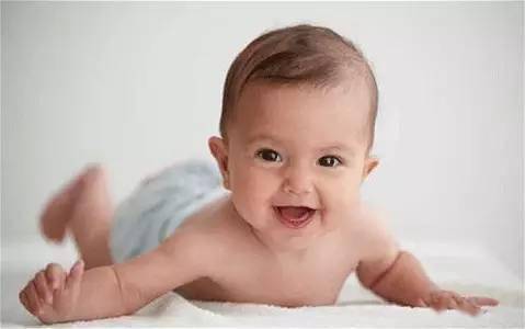 新生儿几个月长乳牙 055ca921ec4349c8afc872b157389f22.jpeg