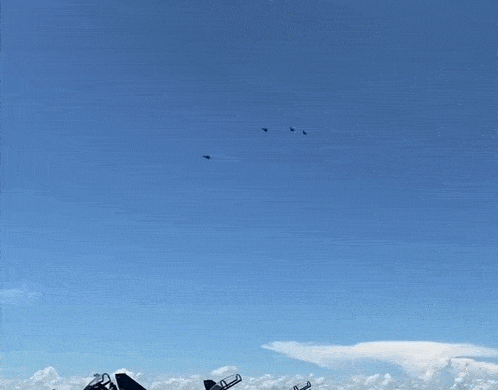 飞机歼-16d首次亮相珠海将会静态展示↓↓曾于2019年10月1日首次亮相