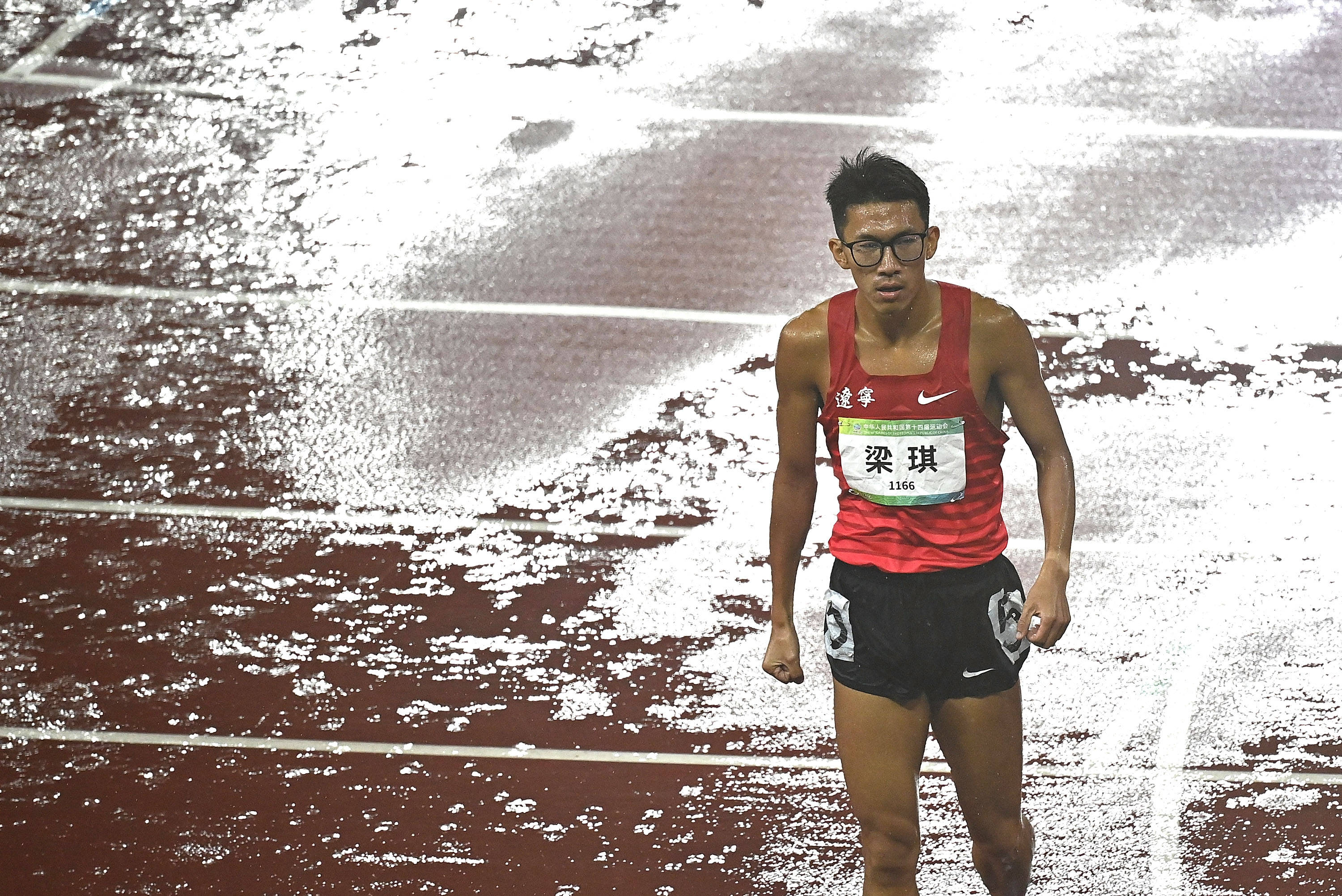田径—男子1500米决赛赛况_梁琪