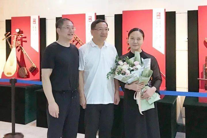 省委宣传部常务副部长来颖杰看望著名婺剧表演艺术家陈美兰