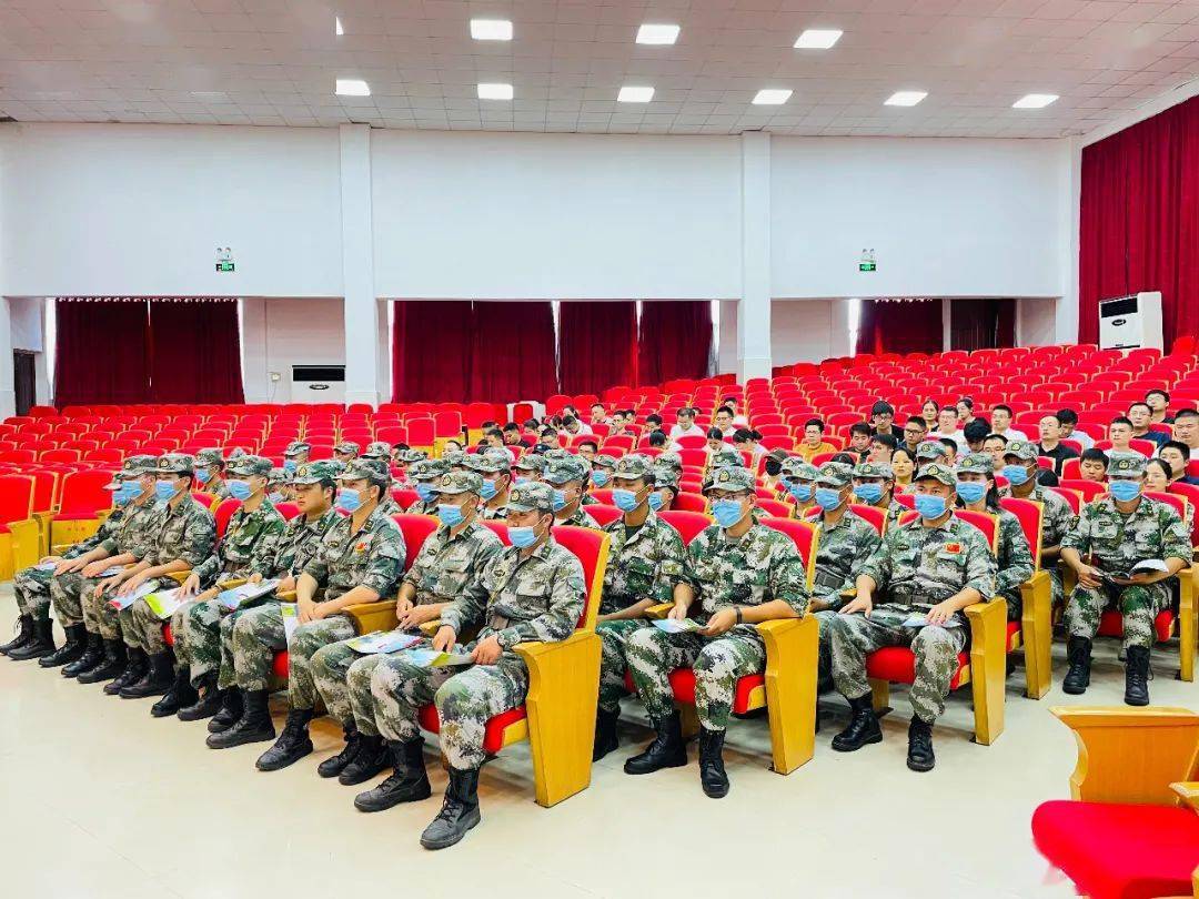 毛坦厂中学召开2021级高一新生军训联席会议