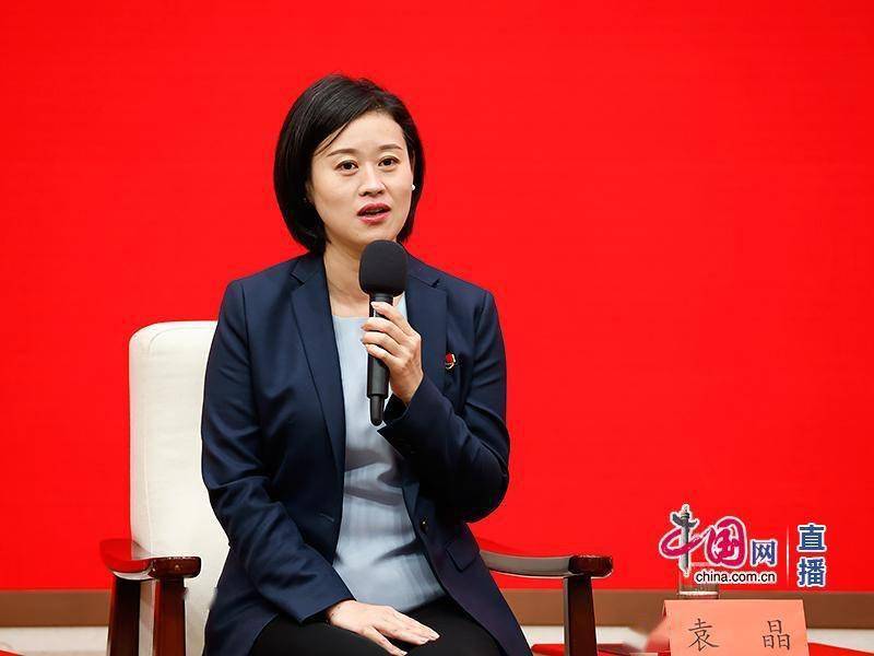 她是南湖上的"红船讲解员",为10万多名党员解读"红船精神"_袁晶