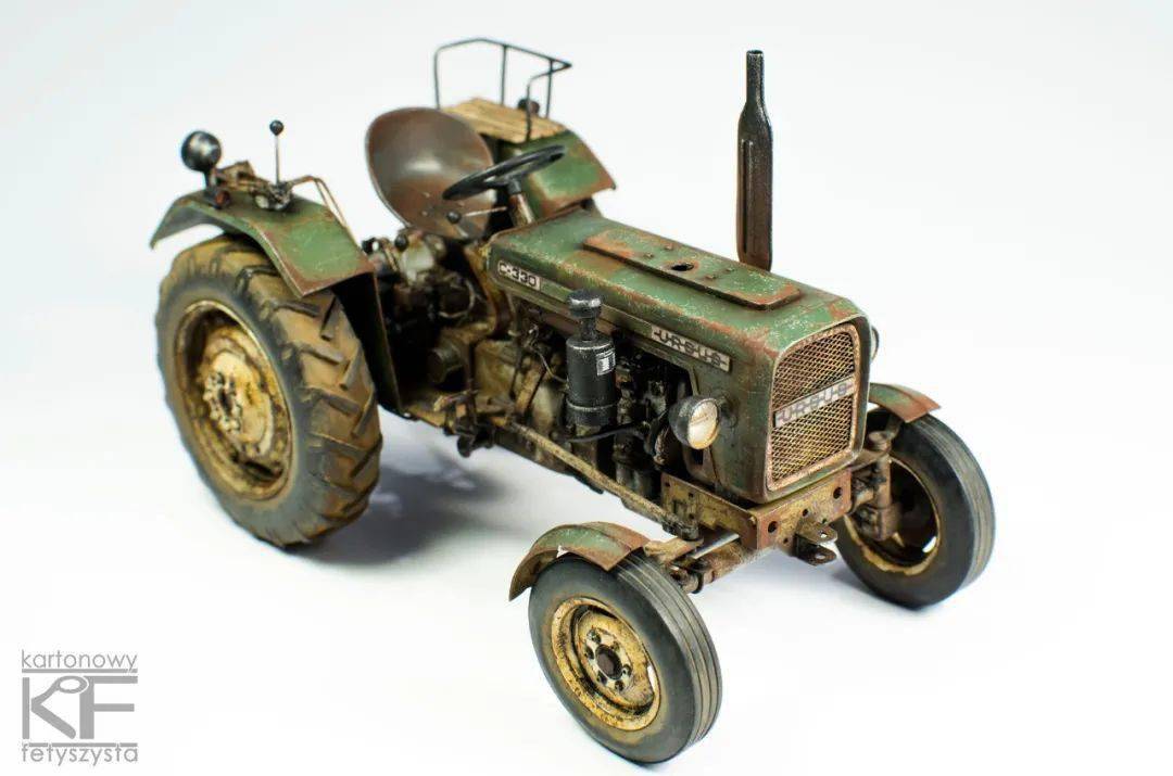 ursus c 330 拖拉机(纸做的)