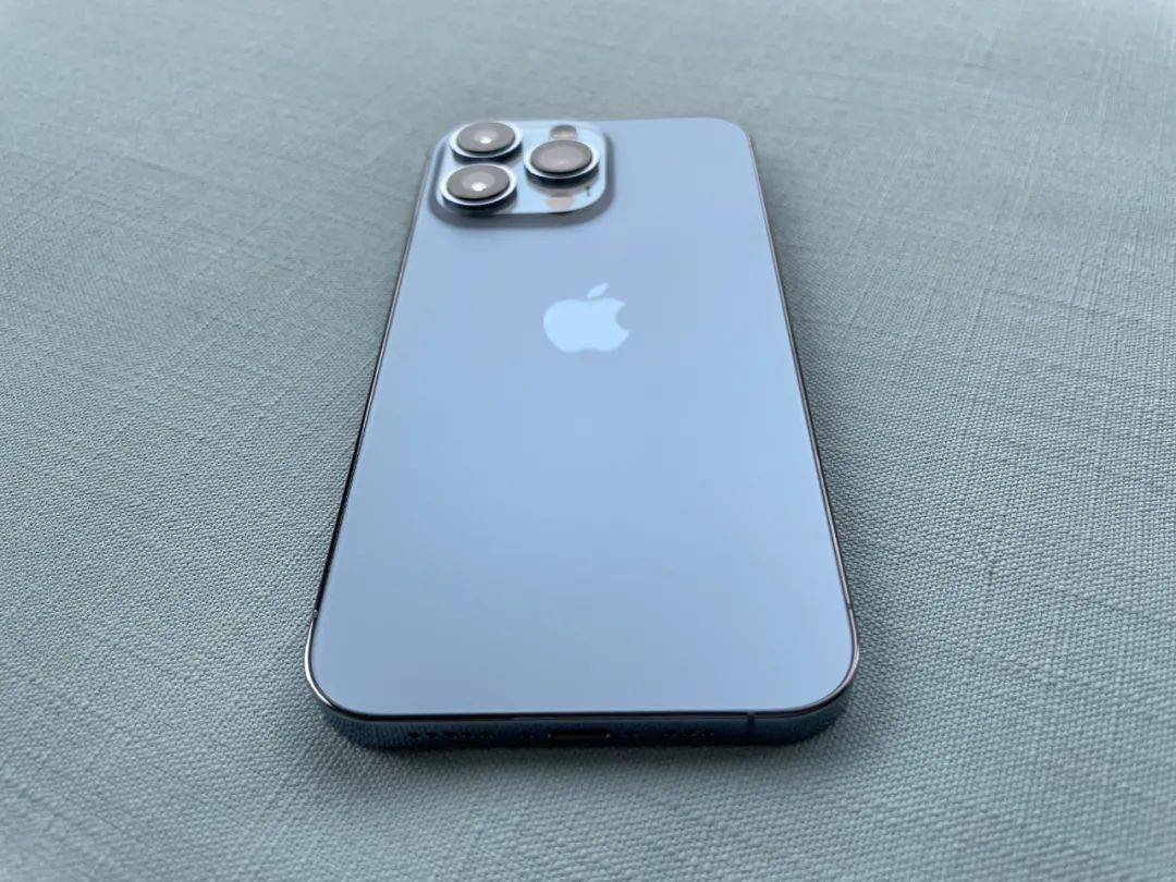 苹果13手机真实照片图片