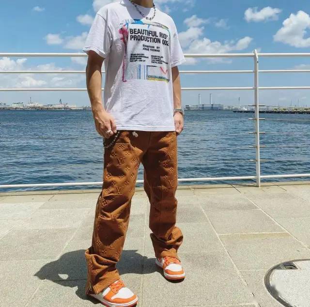 设计 同为老花和Logo设计，Louis Vuitton凭什么是年轻人中的「神」级品牌？