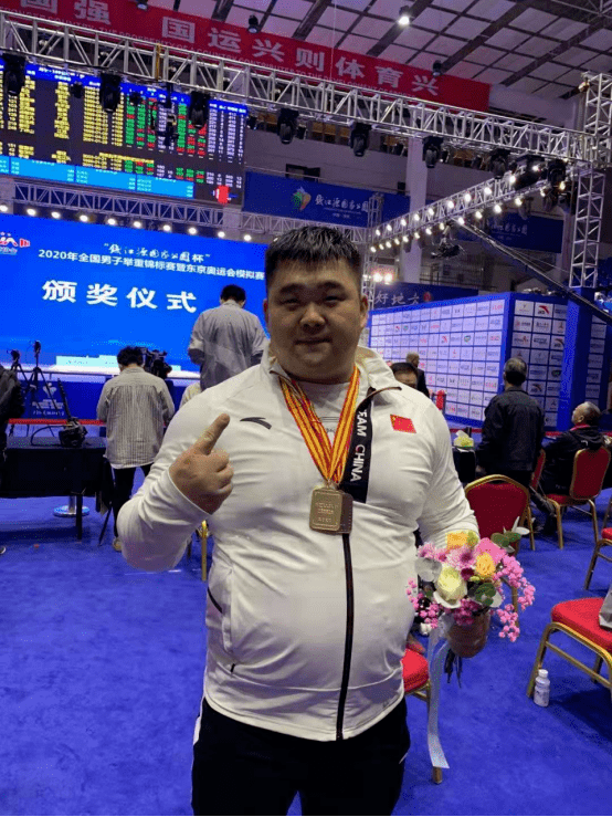 全运会举重109以上公斤级第四名:孙凯