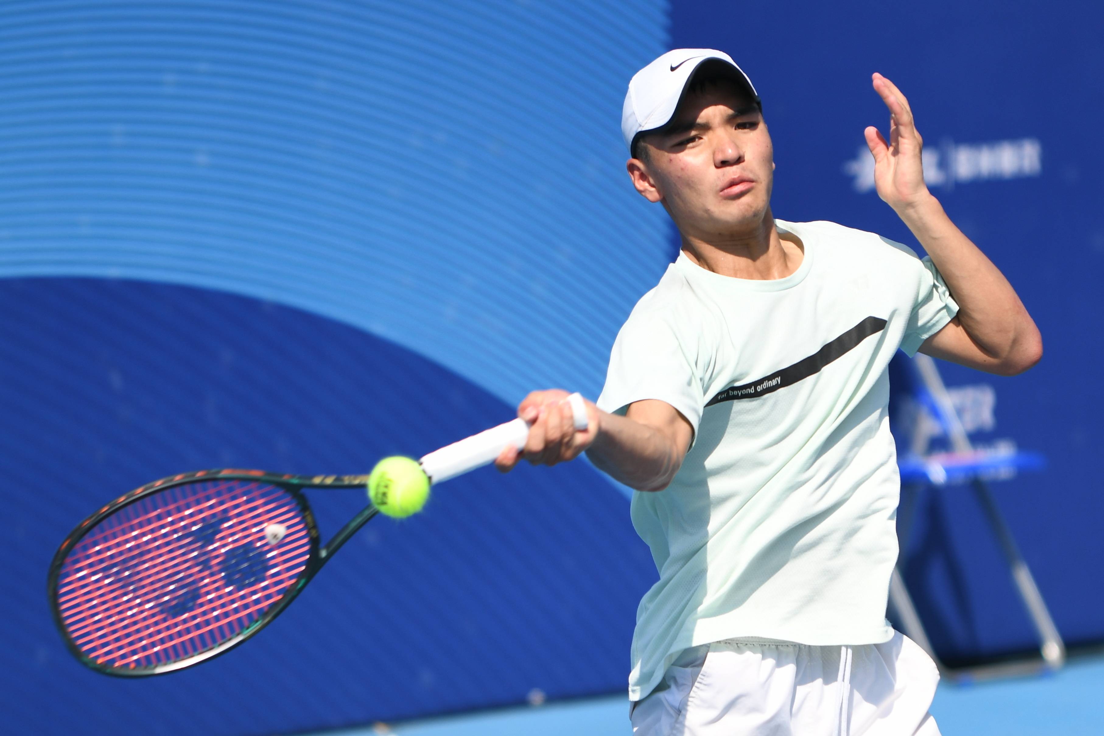 网球——中巡赛常州公开赛:布云朝克特夺得男单冠军