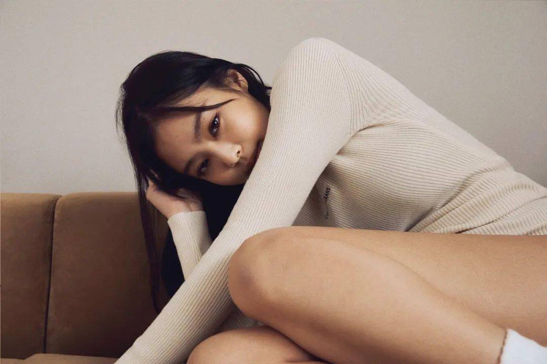 系列 初秋到！跟着Jennie摸一摸“纯欲天花板”~