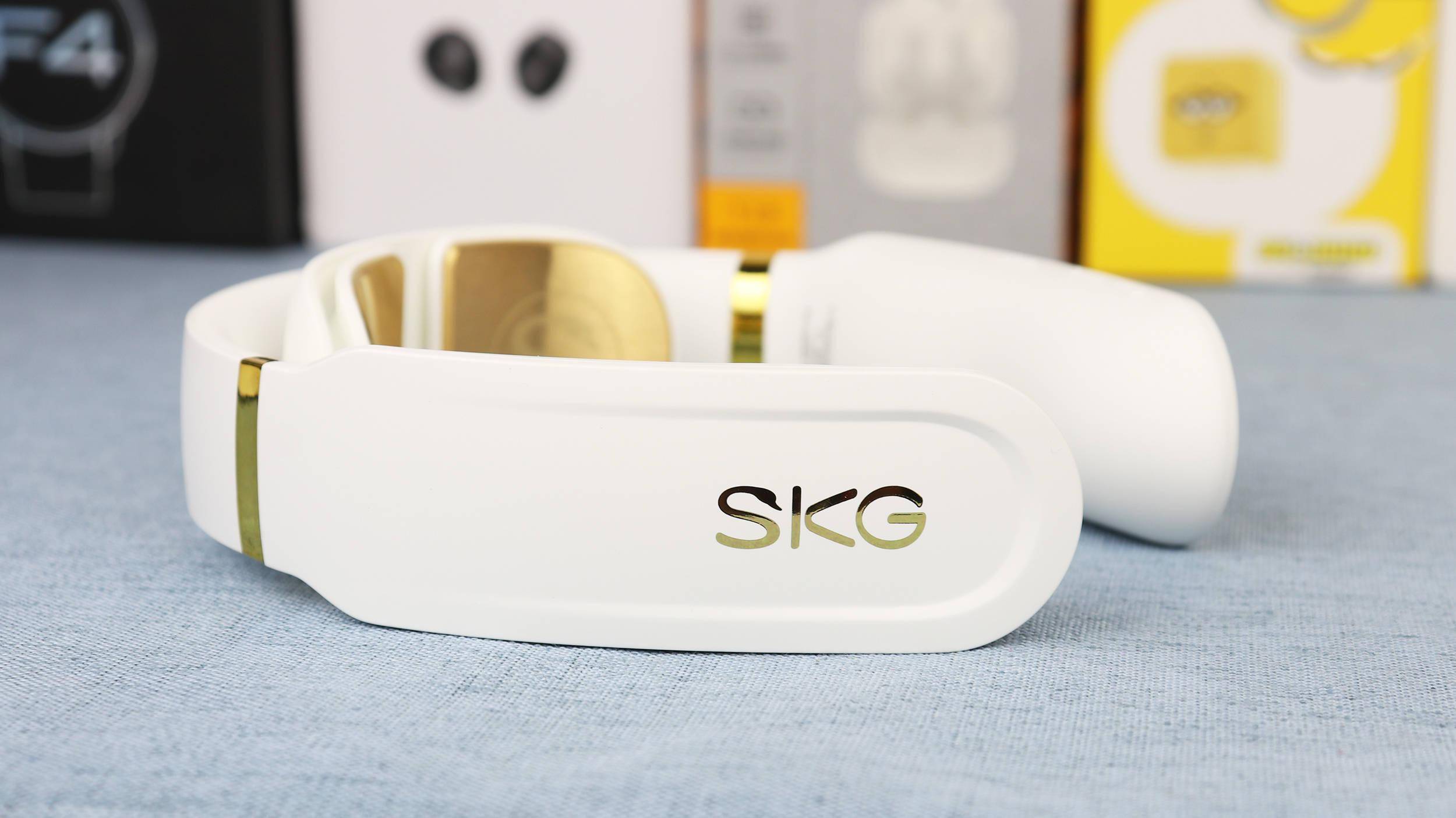 颈椎酸痛不求人华为智选skg智能颈椎按摩仪让你享受科技按摩