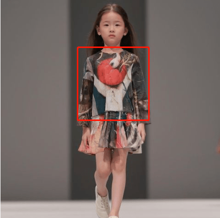 江南布衣 令人迷惑！江南布衣童装“欢迎来到地狱”设计引众怒！暗黑图案，怪异标语，网友：这给你家小孩穿你乐意？！