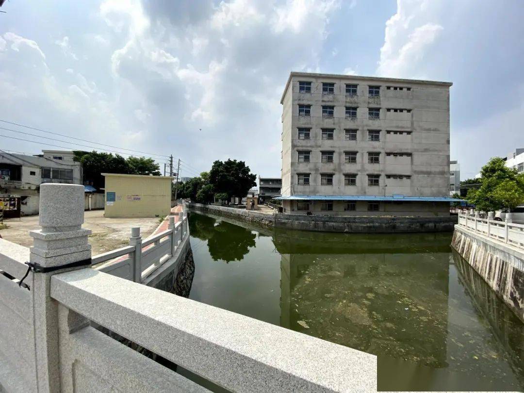 一路之隔,售罄网红盘卖8万 ,海珠江景靓地限价2.2万!