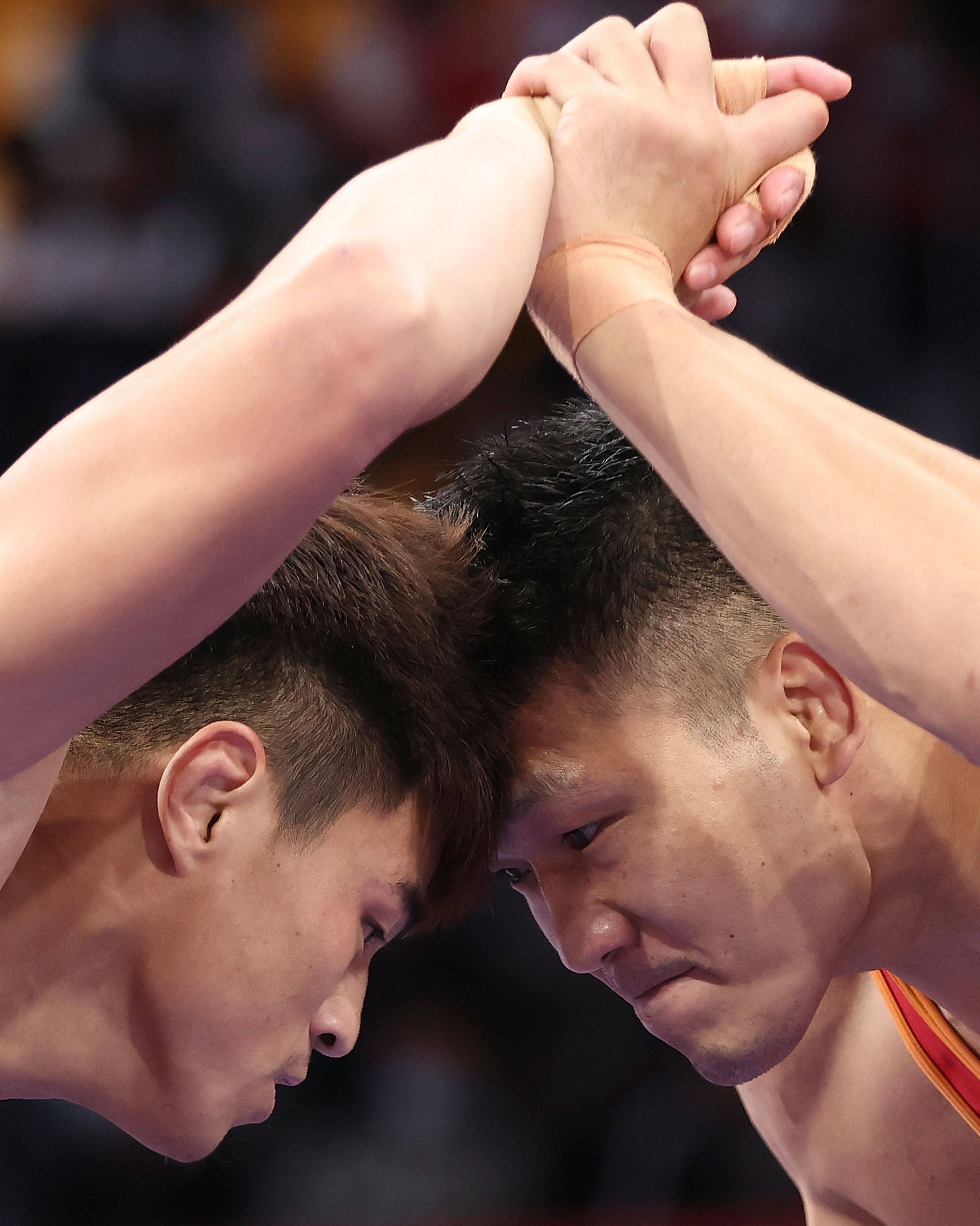 摔跤男子古典式87公斤级决赛陕西队选手彭飞夺冠