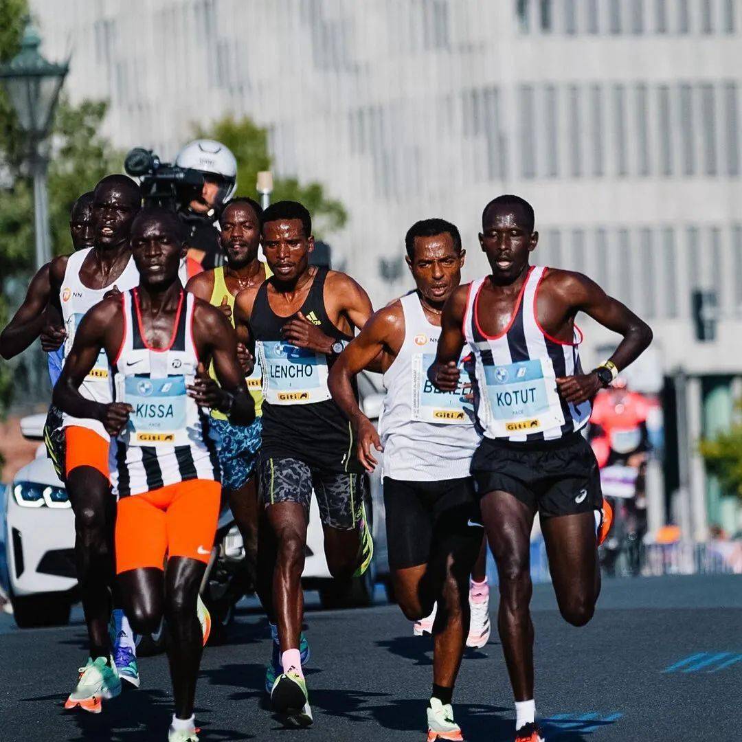 2021柏林马拉松|阿多拉获职业生涯首冠,贝克勒获铜牌无缘世界纪录