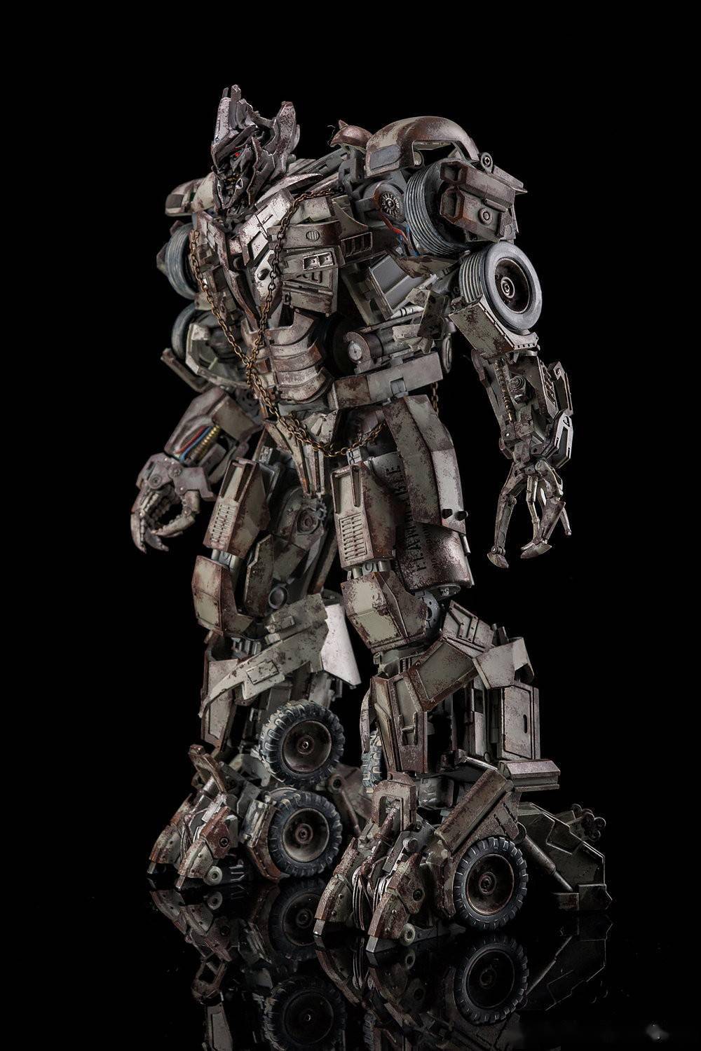 国内厂商att推出可变形雕像级变3油罐威震天售价1299元