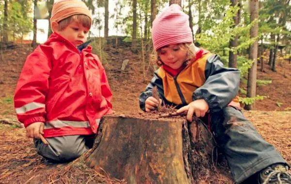 因为|每次送娃上学感觉自己像个人贩子？上学就哭的娃可以不上幼儿园吗？