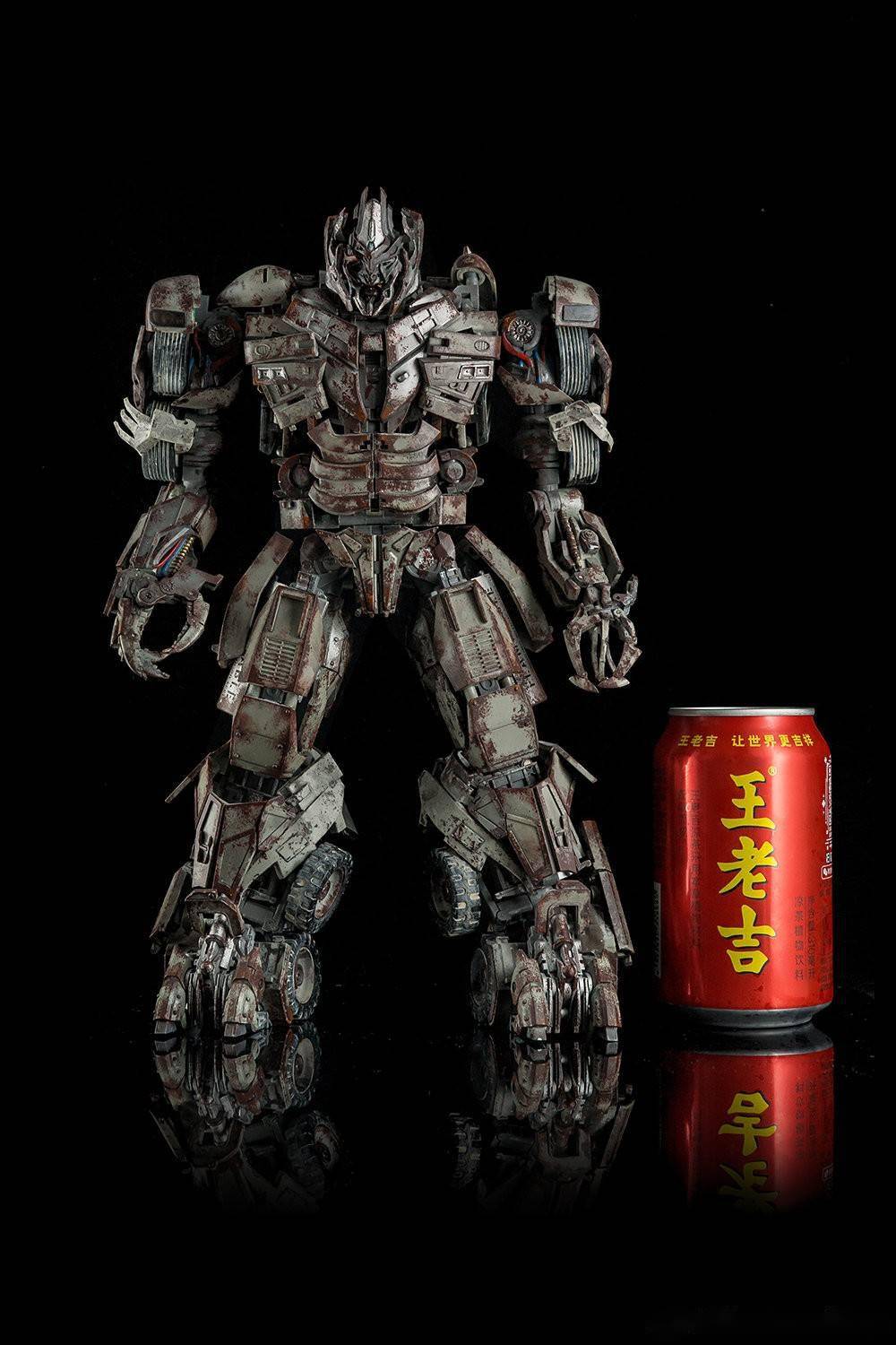 国内厂商att推出可变形雕像级变3油罐威震天售价1299元